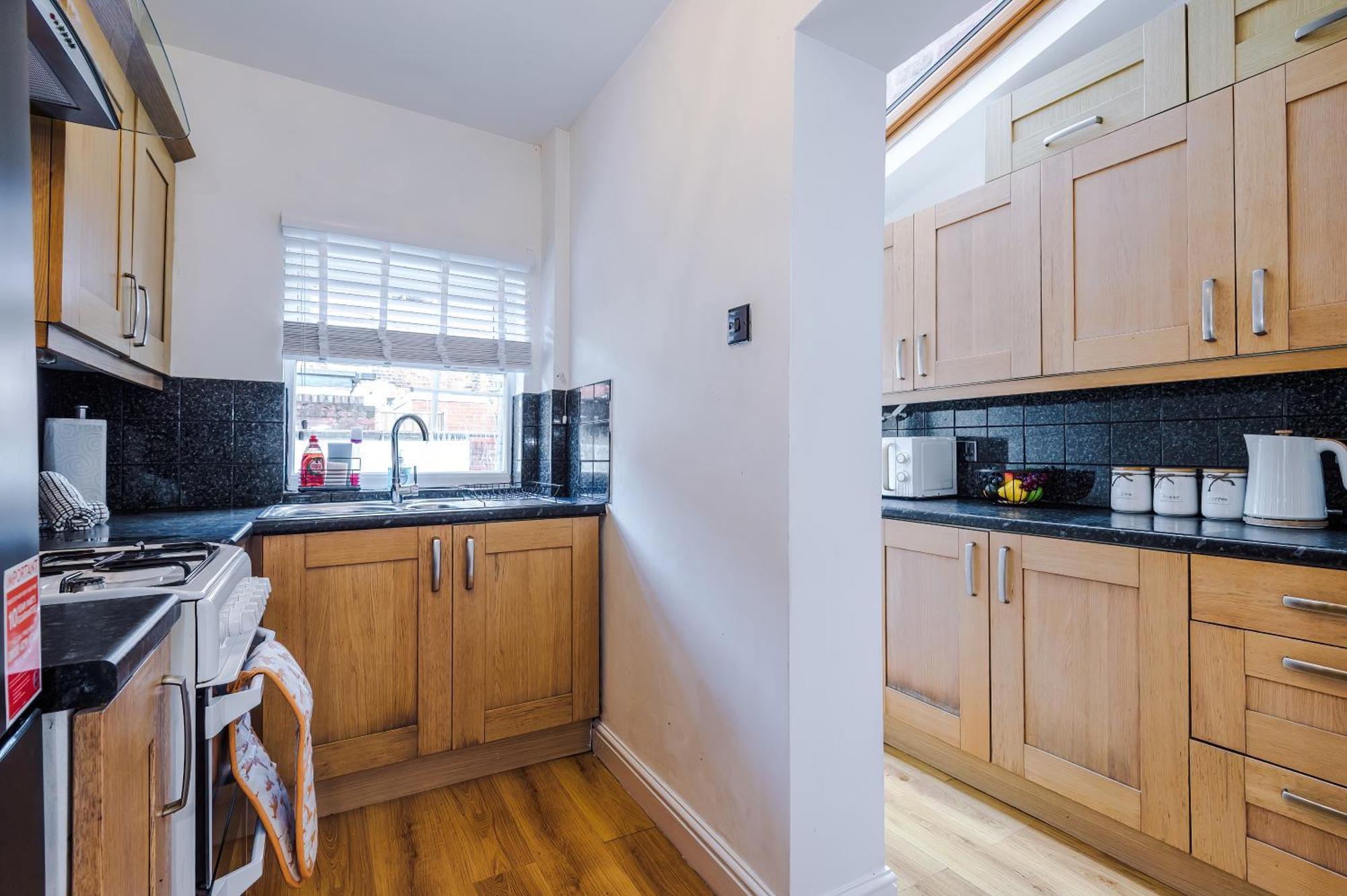 New! Spacious 2-Bed Home In Chester City-Centre By 53 Degrees Property, Ideal For Couples & Small Groups, Great Location - Sleeps 5 エクステリア 写真