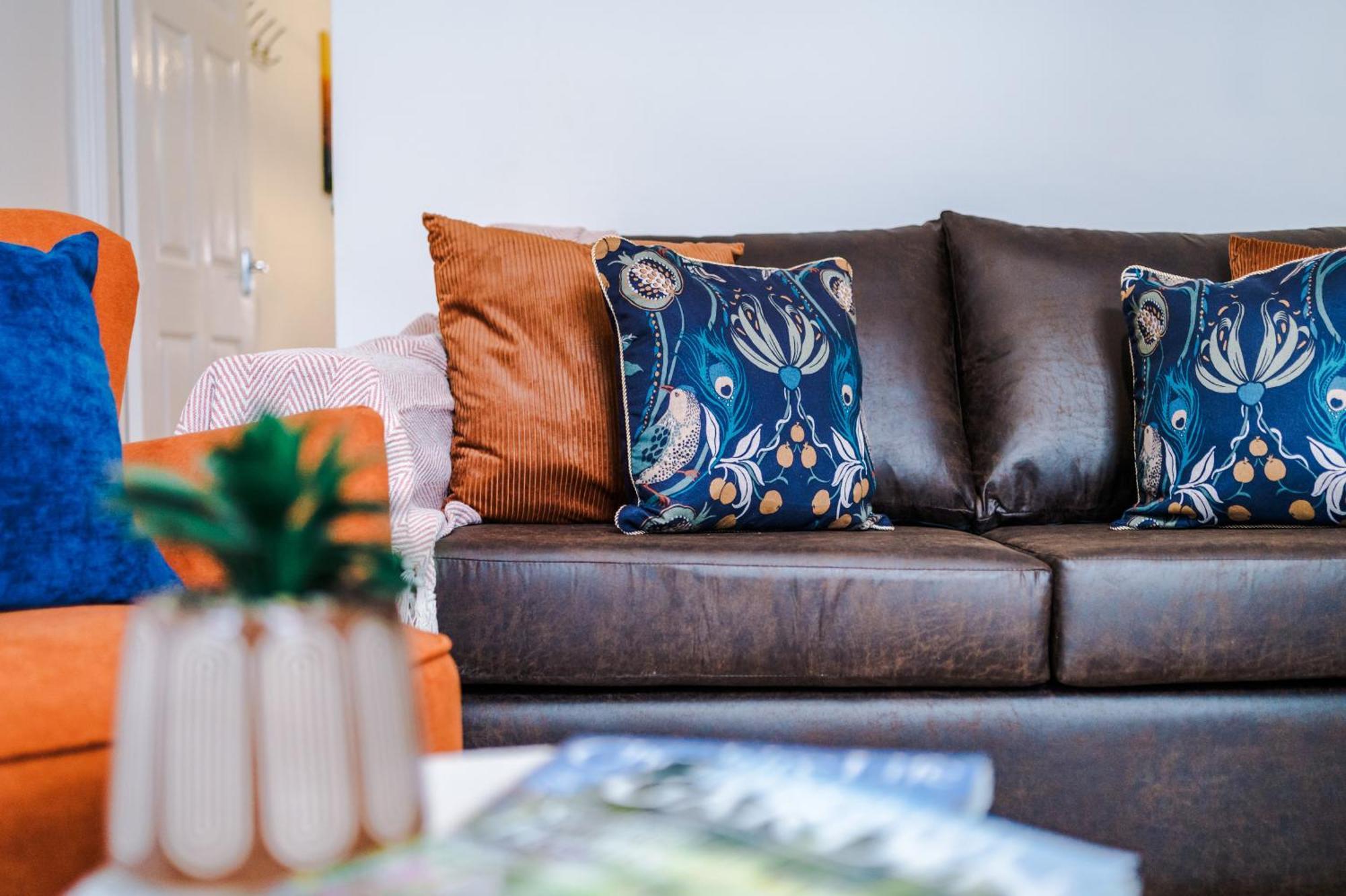 New! Spacious 2-Bed Home In Chester City-Centre By 53 Degrees Property, Ideal For Couples & Small Groups, Great Location - Sleeps 5 エクステリア 写真