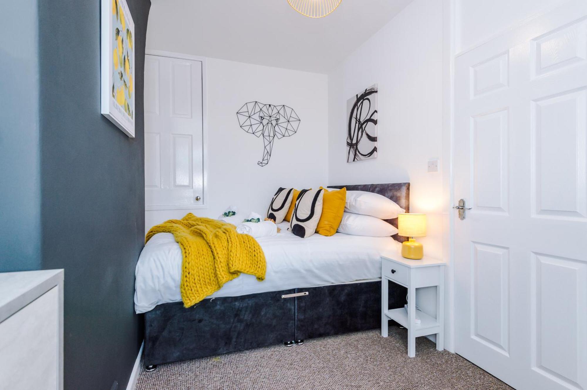 New! Spacious 2-Bed Home In Chester City-Centre By 53 Degrees Property, Ideal For Couples & Small Groups, Great Location - Sleeps 5 エクステリア 写真