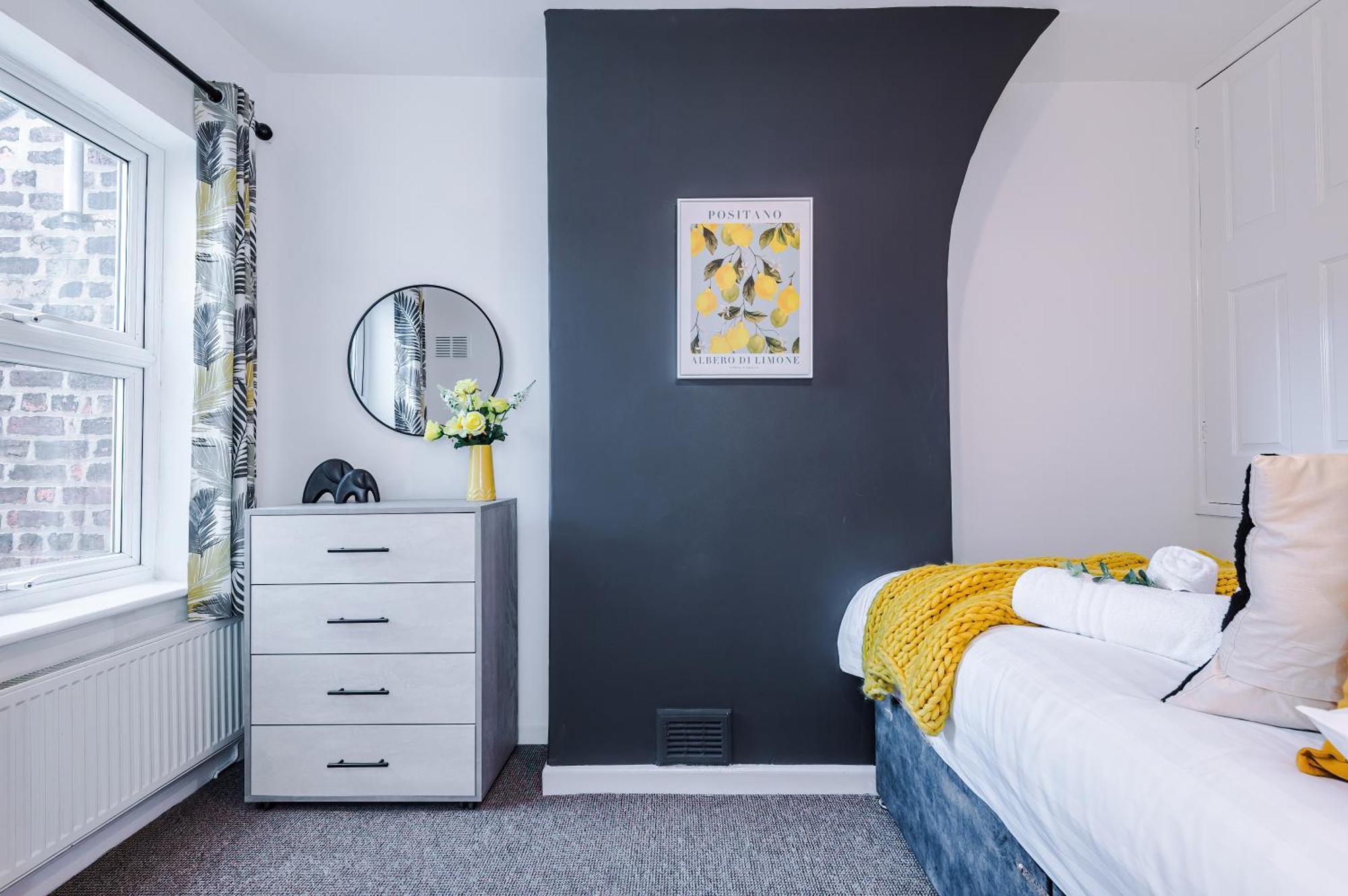 New! Spacious 2-Bed Home In Chester City-Centre By 53 Degrees Property, Ideal For Couples & Small Groups, Great Location - Sleeps 5 エクステリア 写真