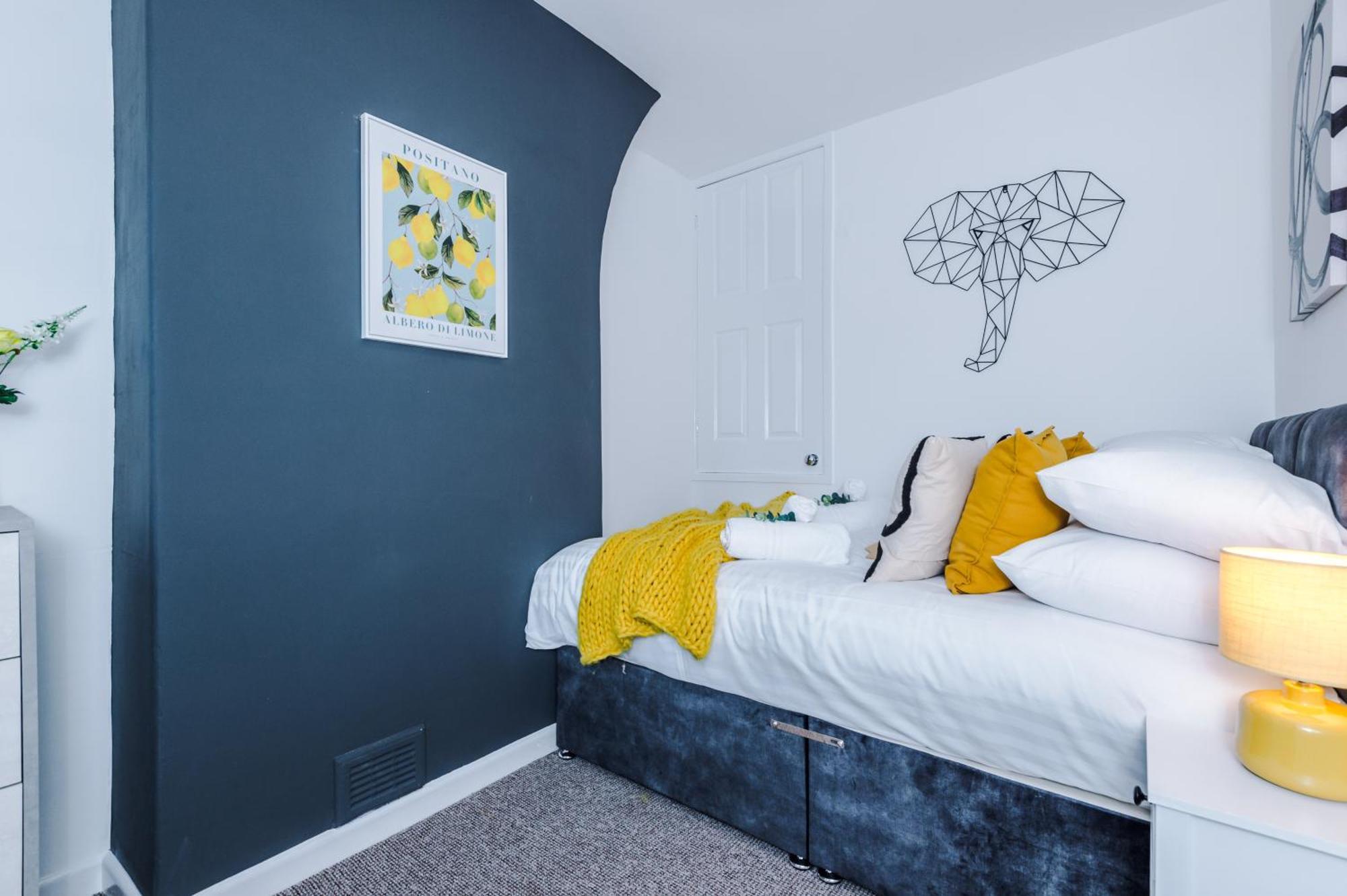 New! Spacious 2-Bed Home In Chester City-Centre By 53 Degrees Property, Ideal For Couples & Small Groups, Great Location - Sleeps 5 エクステリア 写真