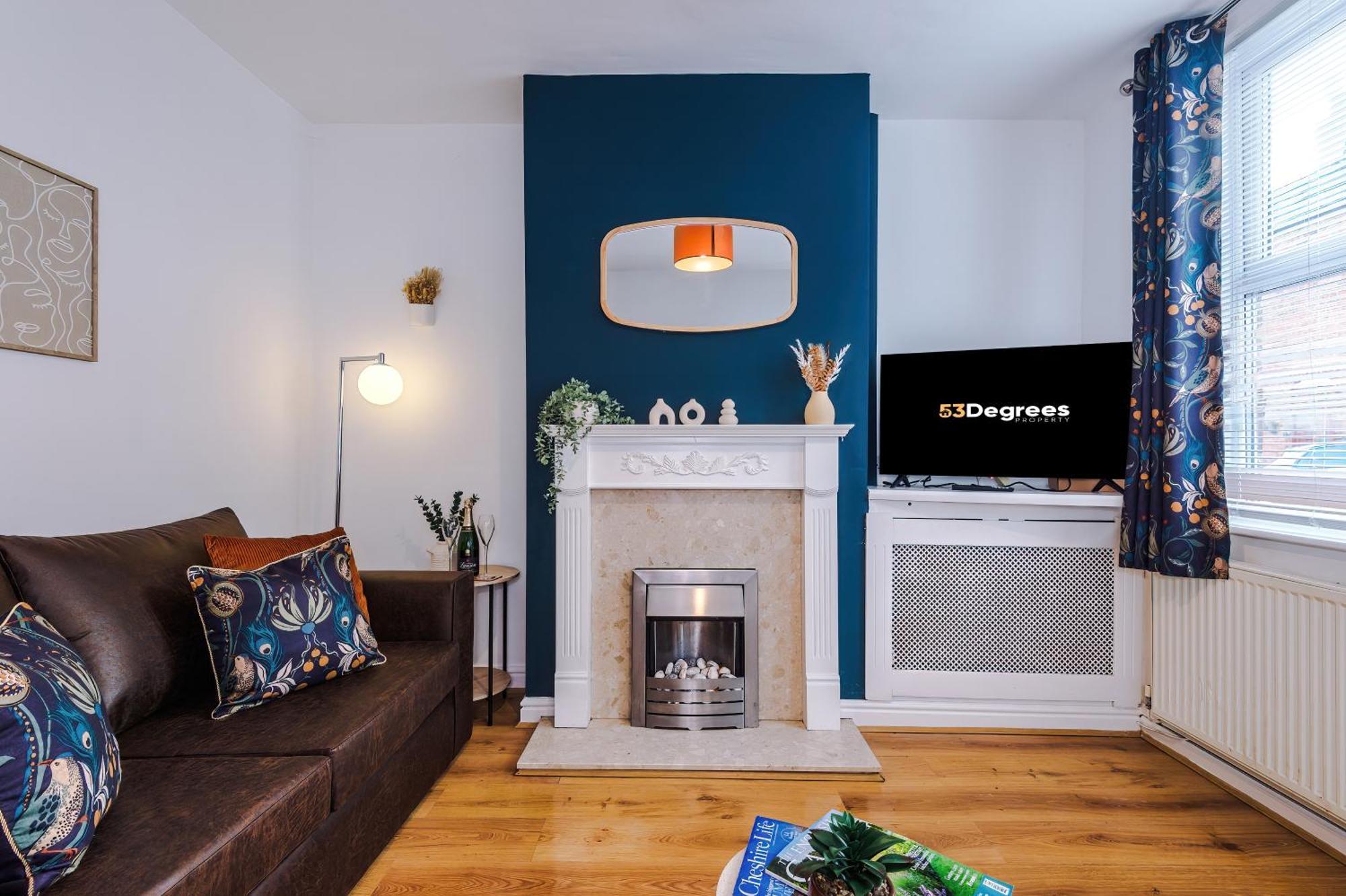 New! Spacious 2-Bed Home In Chester City-Centre By 53 Degrees Property, Ideal For Couples & Small Groups, Great Location - Sleeps 5 エクステリア 写真