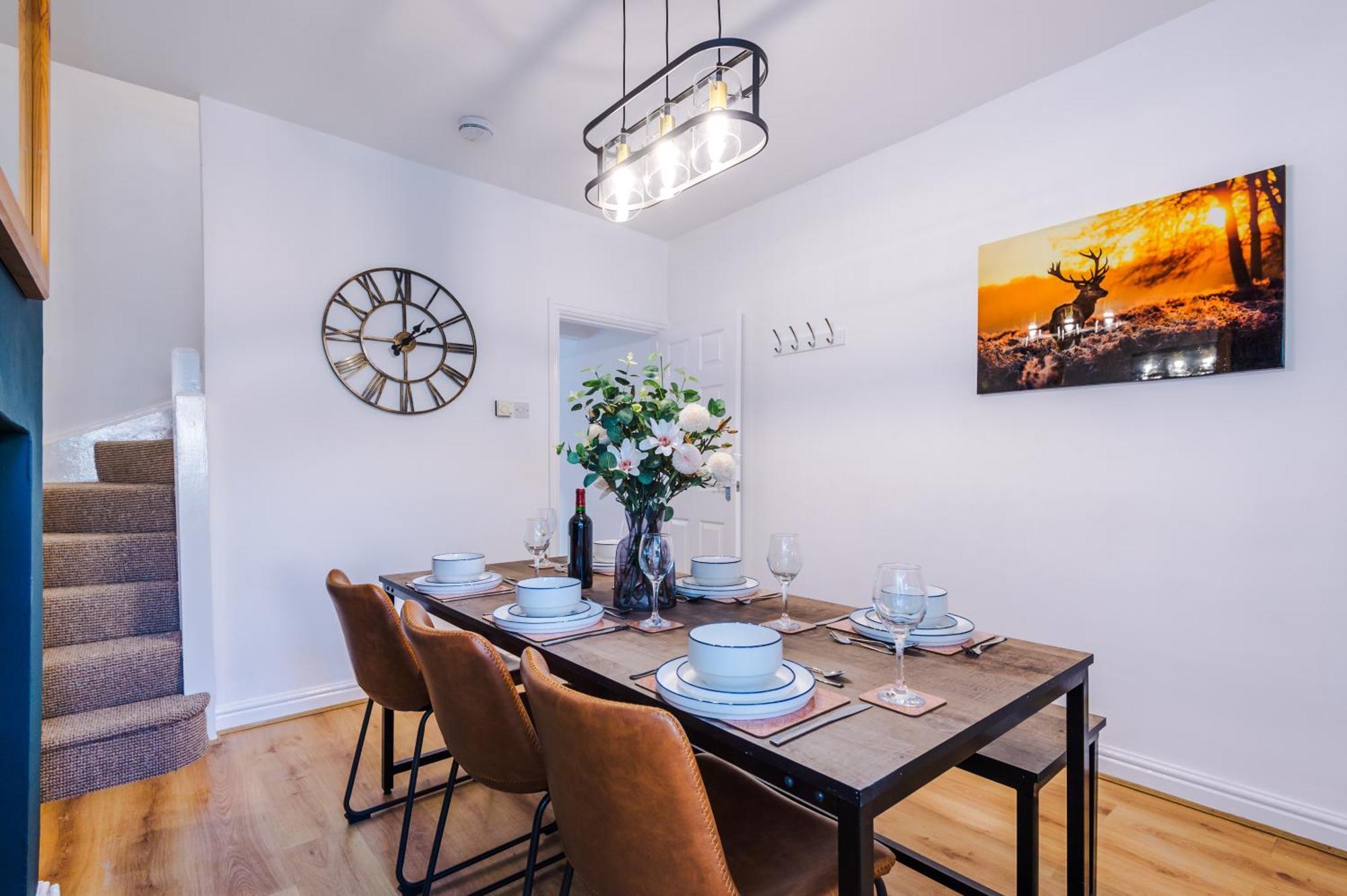 New! Spacious 2-Bed Home In Chester City-Centre By 53 Degrees Property, Ideal For Couples & Small Groups, Great Location - Sleeps 5 エクステリア 写真